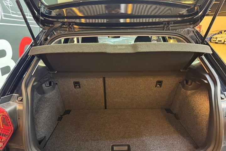 Sort VW Polo fra 2019