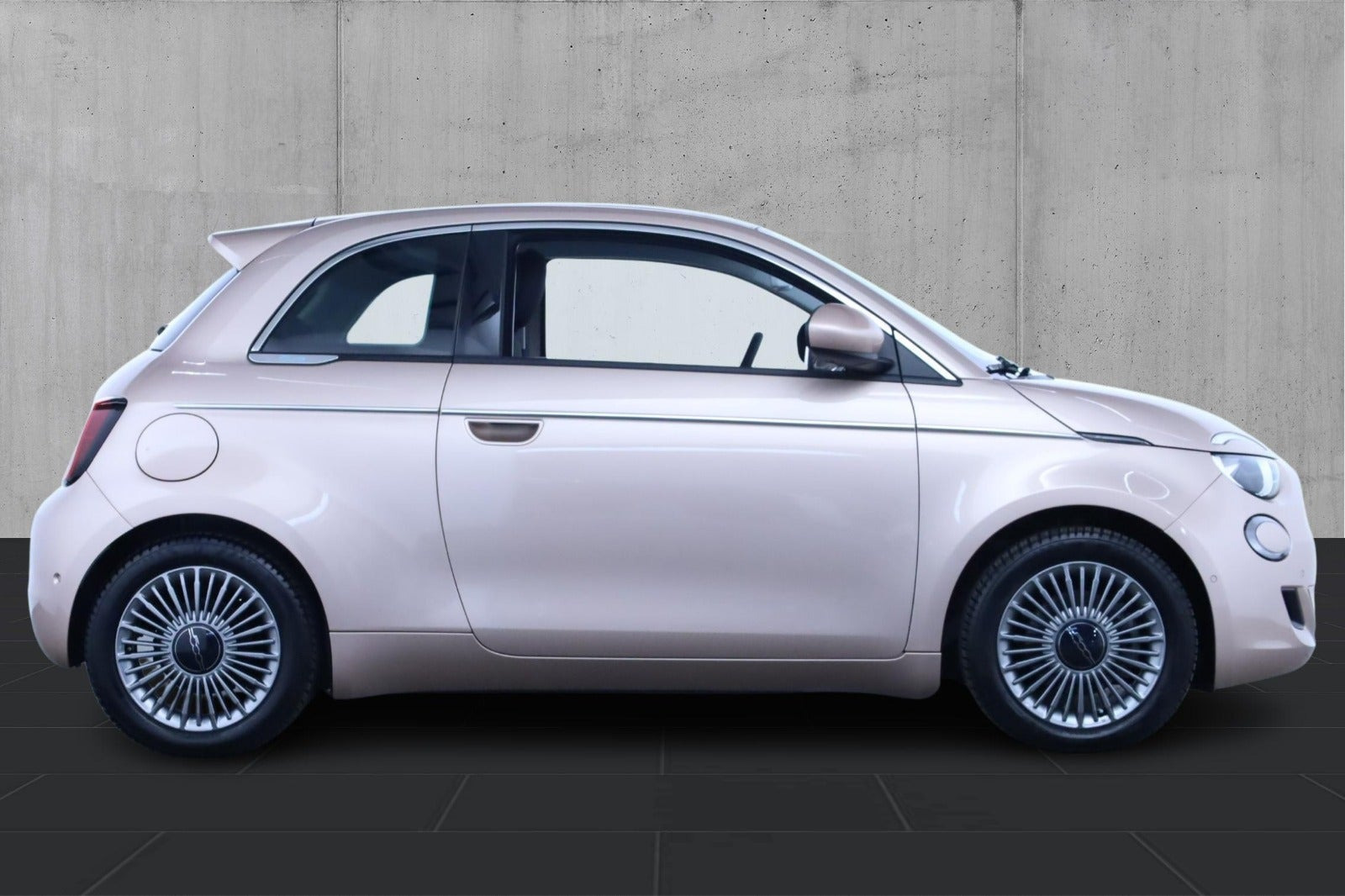 Kobber Fiat 500e fra 2023