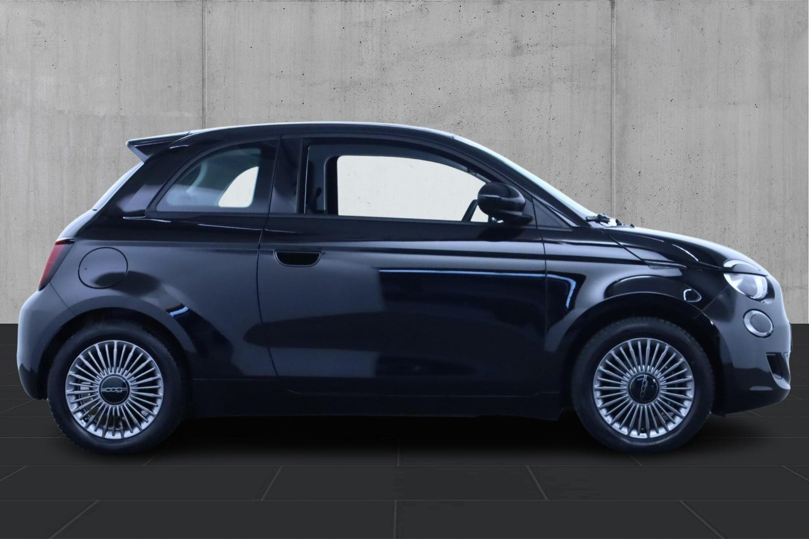 Sort Fiat 500e fra 2023
