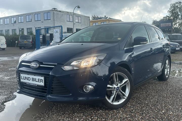 Blå Ford Focus fra 2014