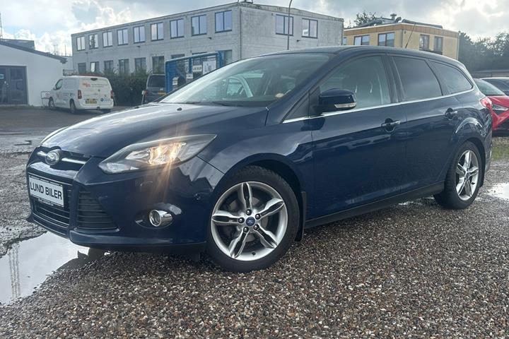 Blå Ford Focus fra 2014