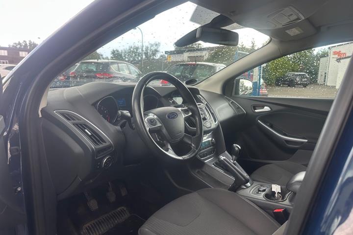 Blå Ford Focus fra 2014
