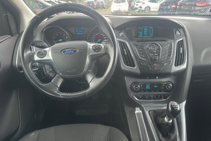 Blå Ford Focus fra 2014