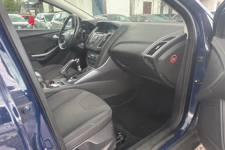 Blå Ford Focus fra 2014