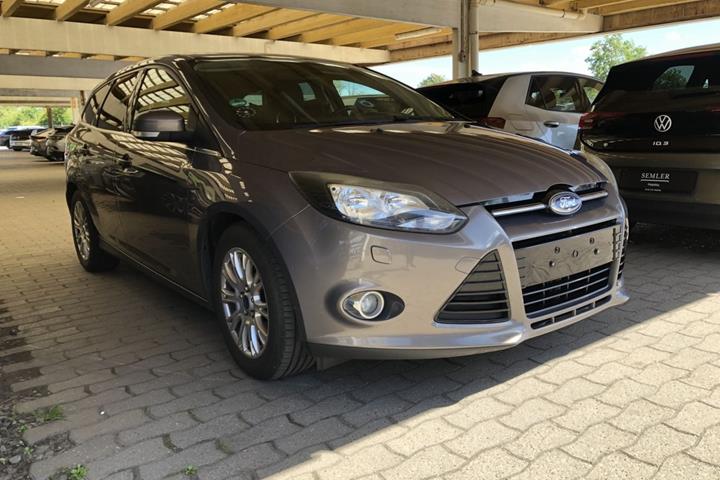Orange Ford Focus fra 2013