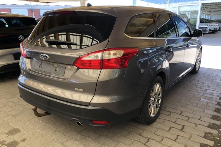 Orange Ford Focus fra 2013