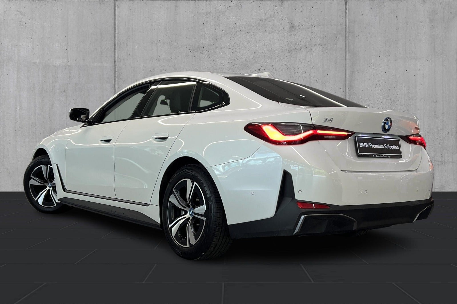 Hvid BMW i4 fra 2023