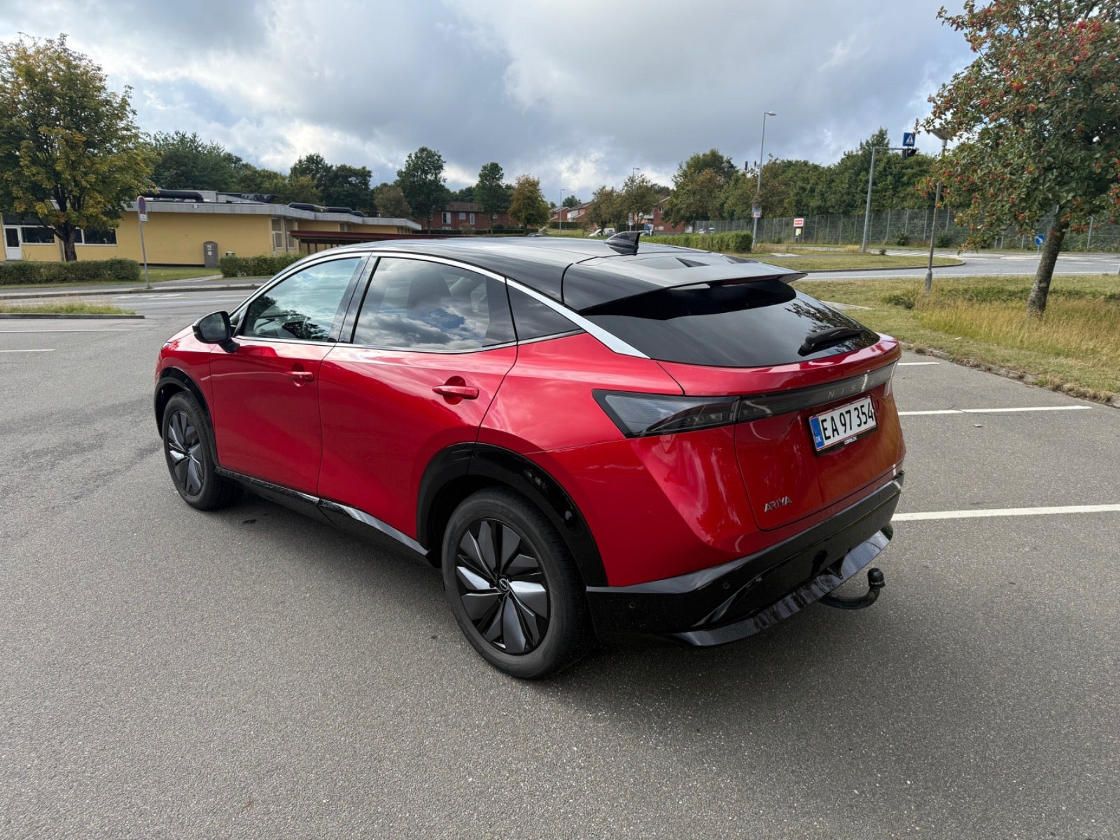 Rød Nissan Ariya fra 2023