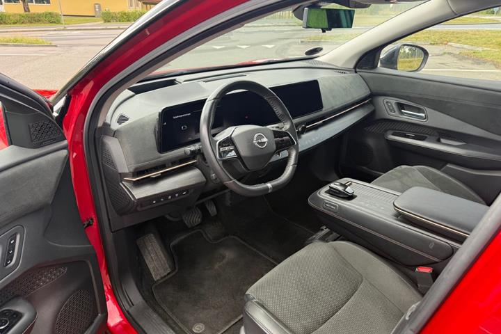 Rød Nissan Ariya fra 2023