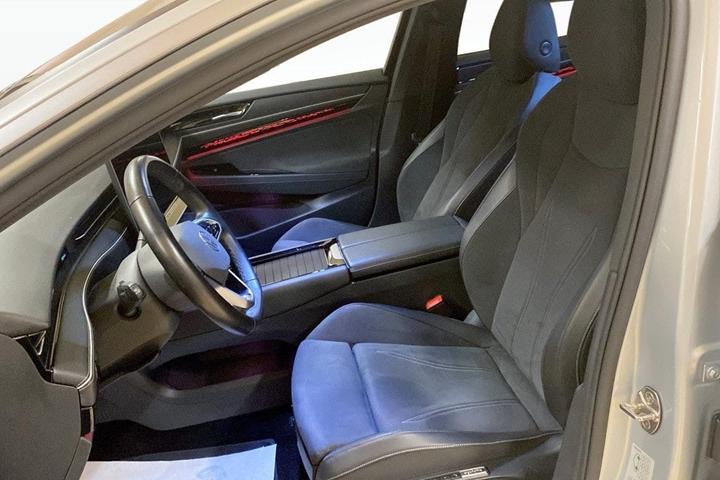 Sølv VW ID.7 fra 2025