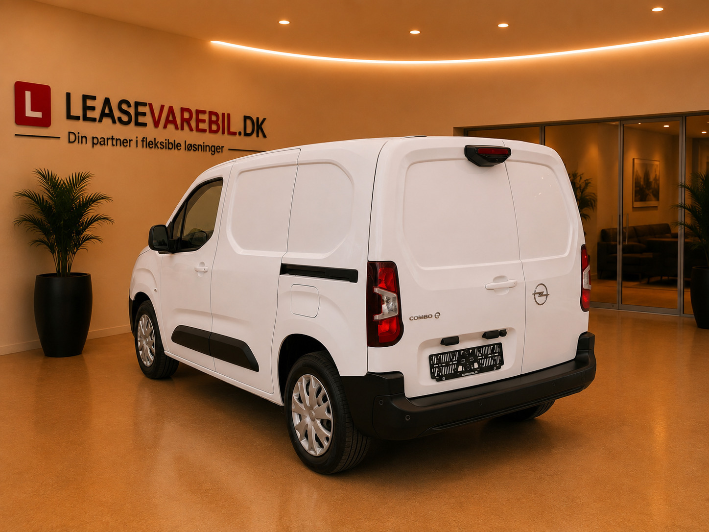 Hvid Opel Combo-e fra 2024