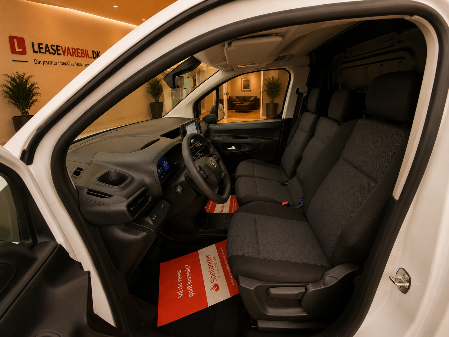 Hvid Opel Combo-e fra 2024