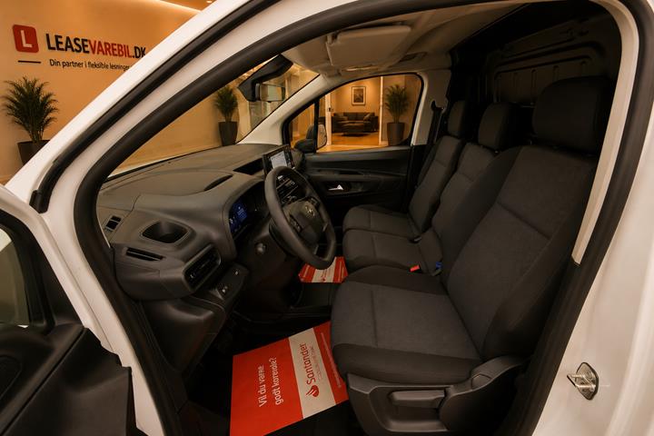 Hvid Opel Combo-e fra 2024