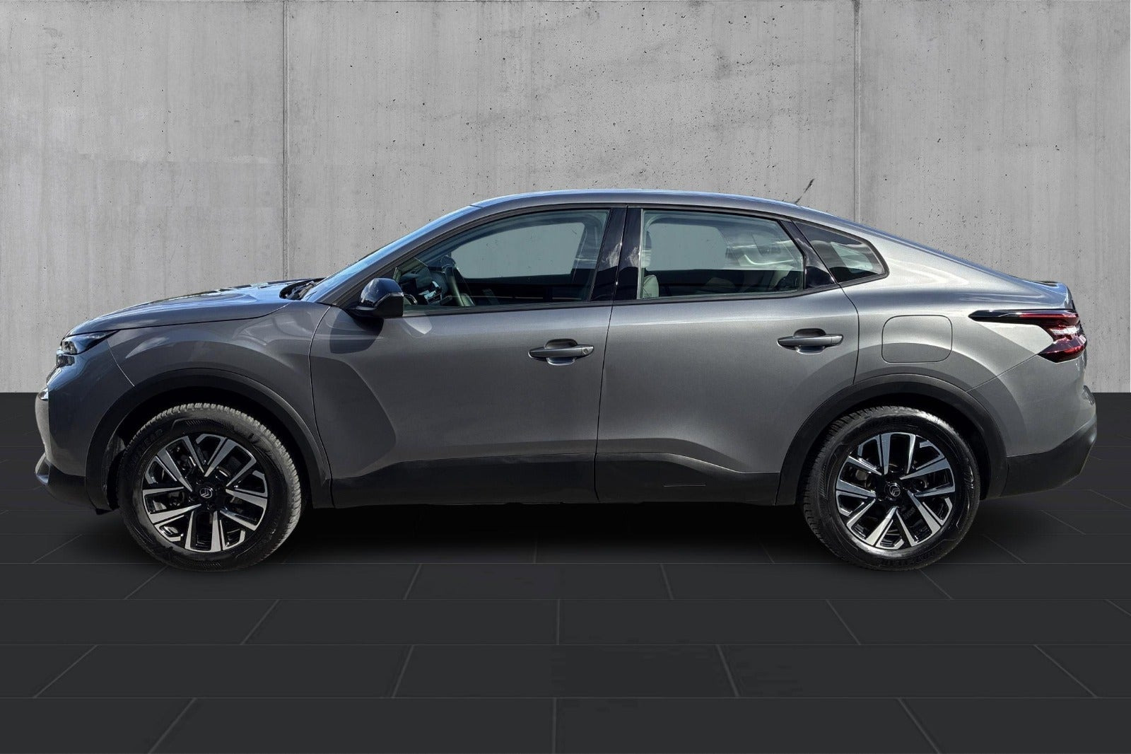 Grå Citroën ë-C4 X fra 2025