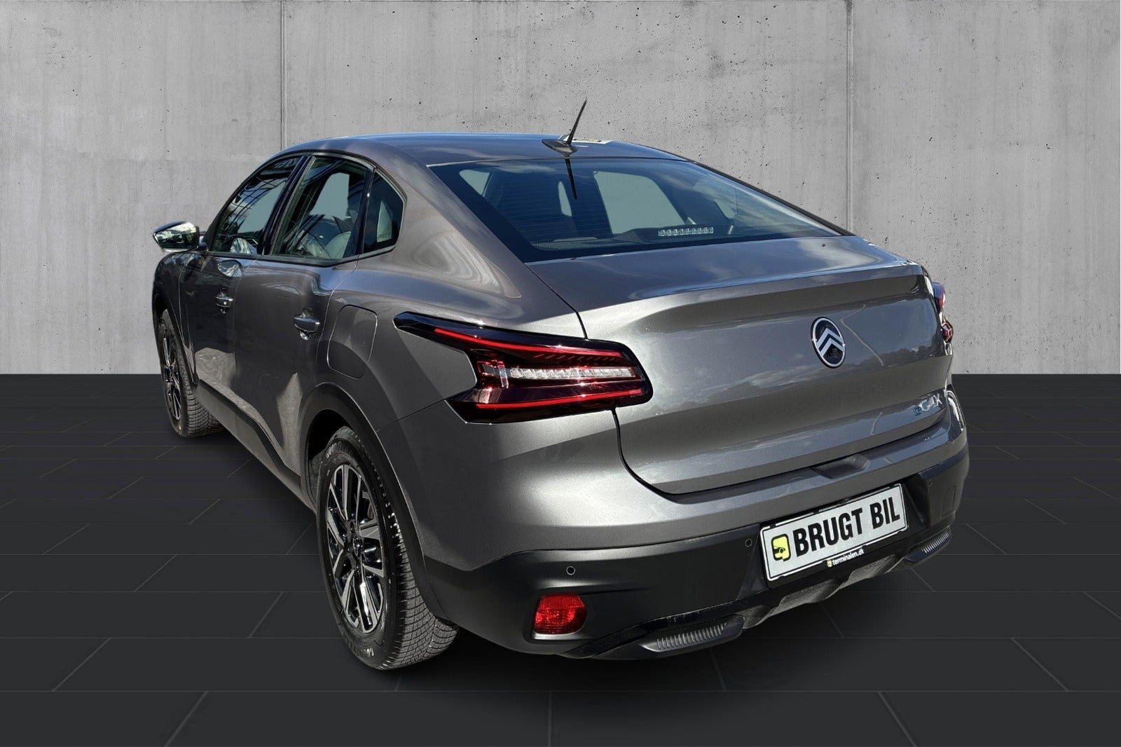Grå Citroën ë-C4 X fra 2025