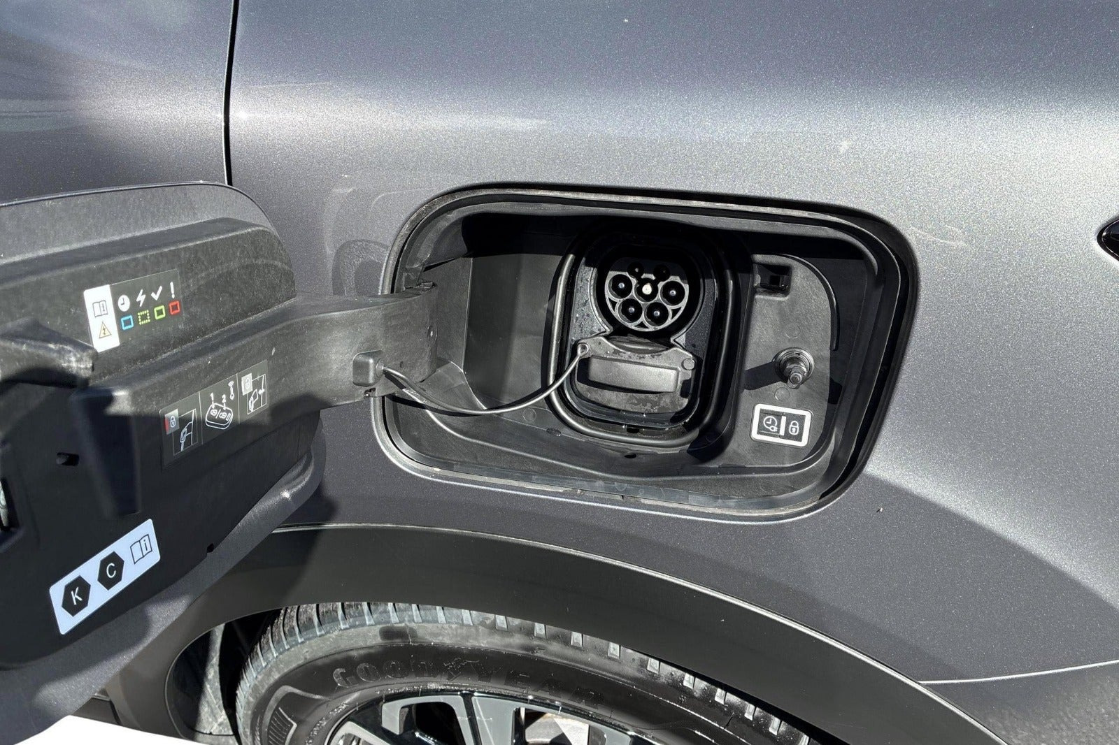 Grå Citroën ë-C4 X fra 2025