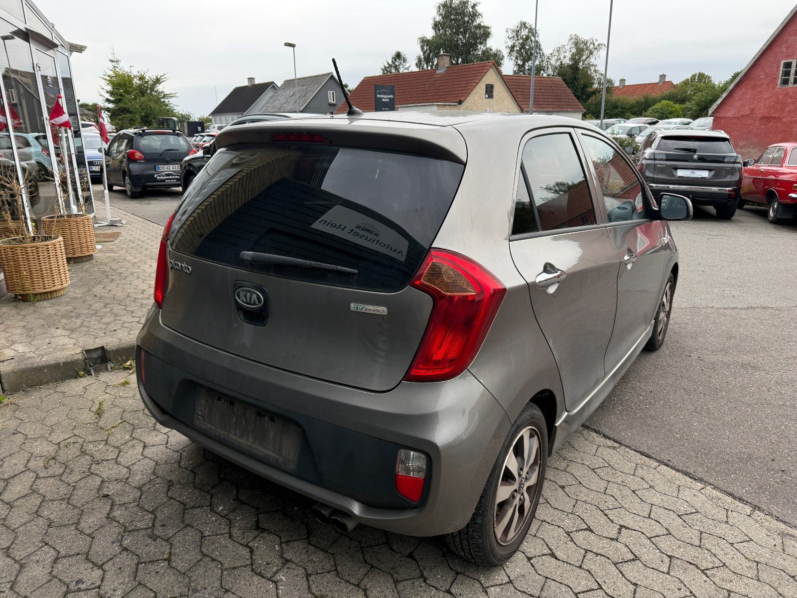 Grå Kia Picanto fra 2015
