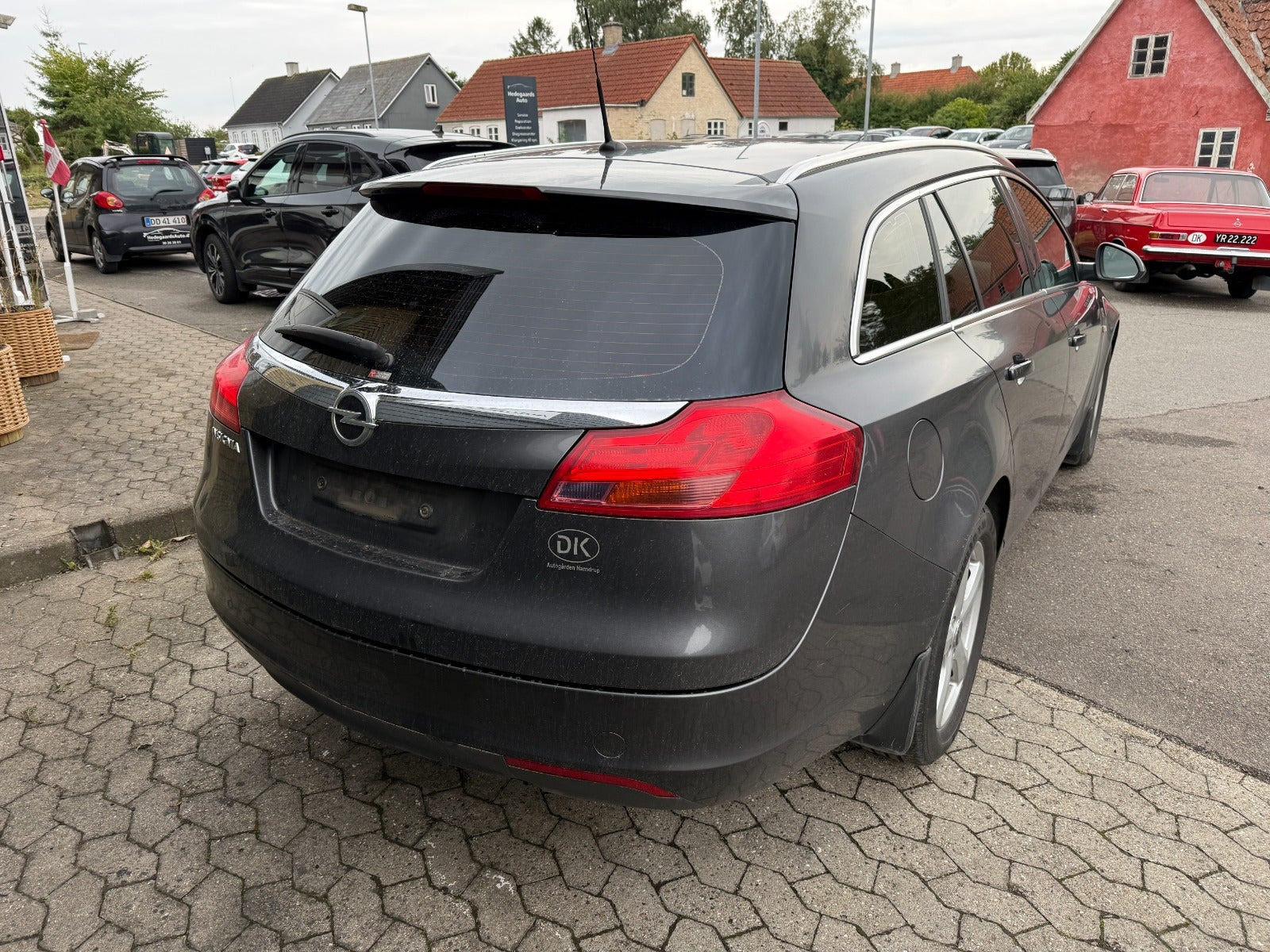 Grå Opel Insignia fra 2011