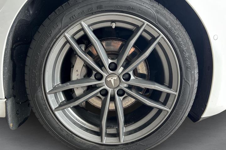 undefined Tesla Model 3 fra 2021