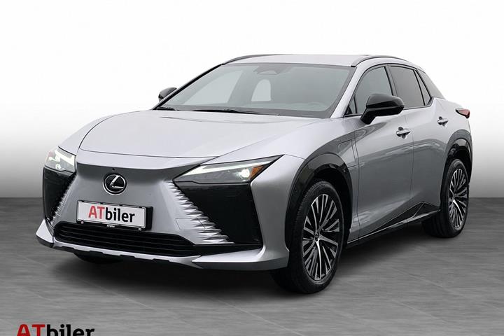 Sølv Lexus RZ fra 2024 set udefra