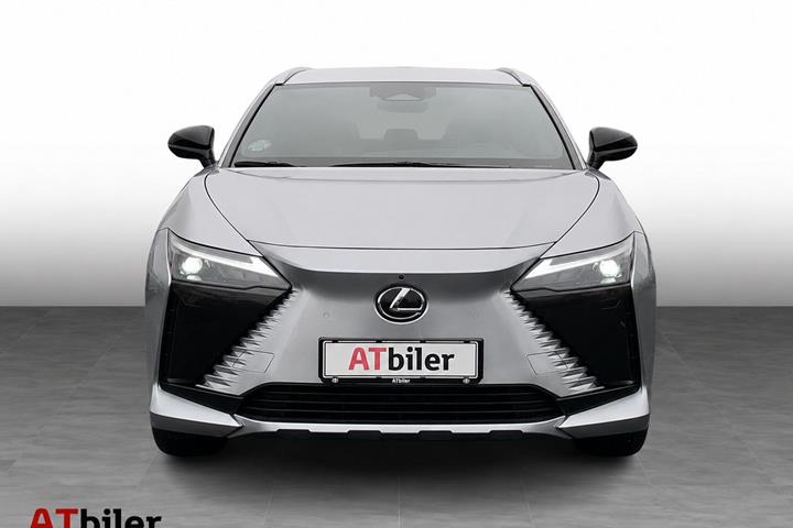 Sølv Lexus RZ fra 2024