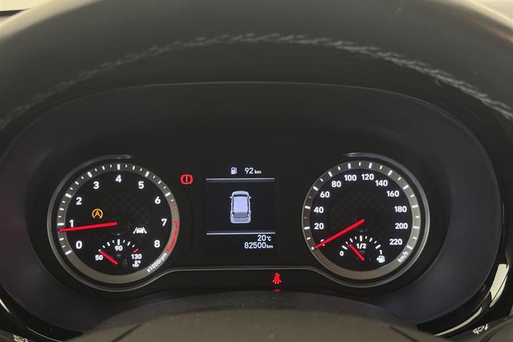 Grå Hyundai i10 fra 2021