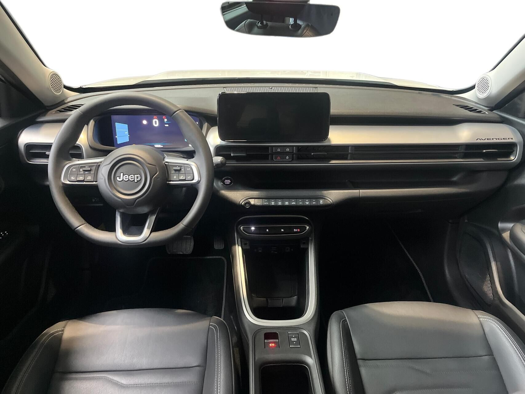 Hvid Jeep Avenger fra 2025