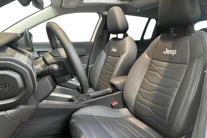 Hvid Jeep Avenger fra 2025