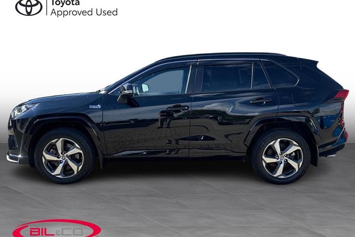 Sort Toyota RAV4 Plug-in fra 2020