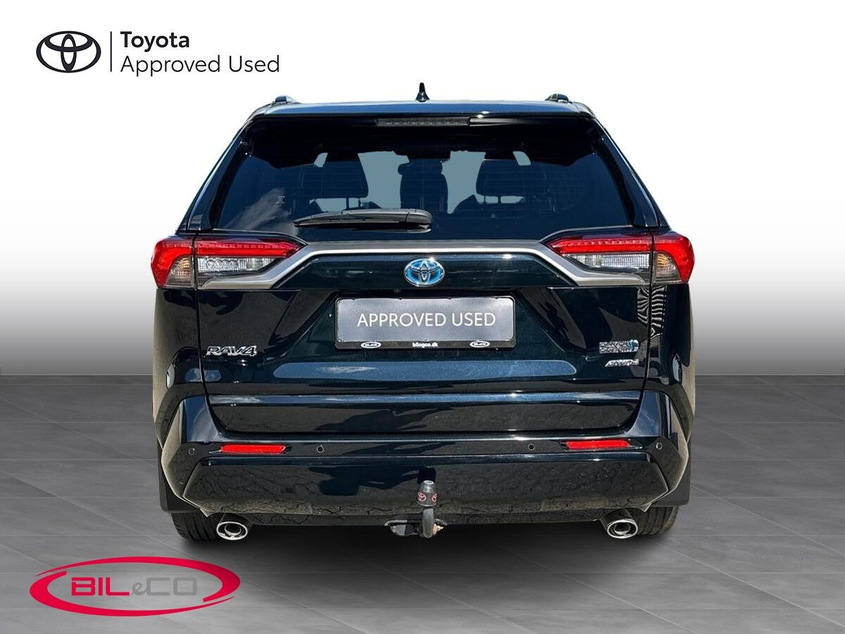 Sort Toyota RAV4 Plug-in fra 2020