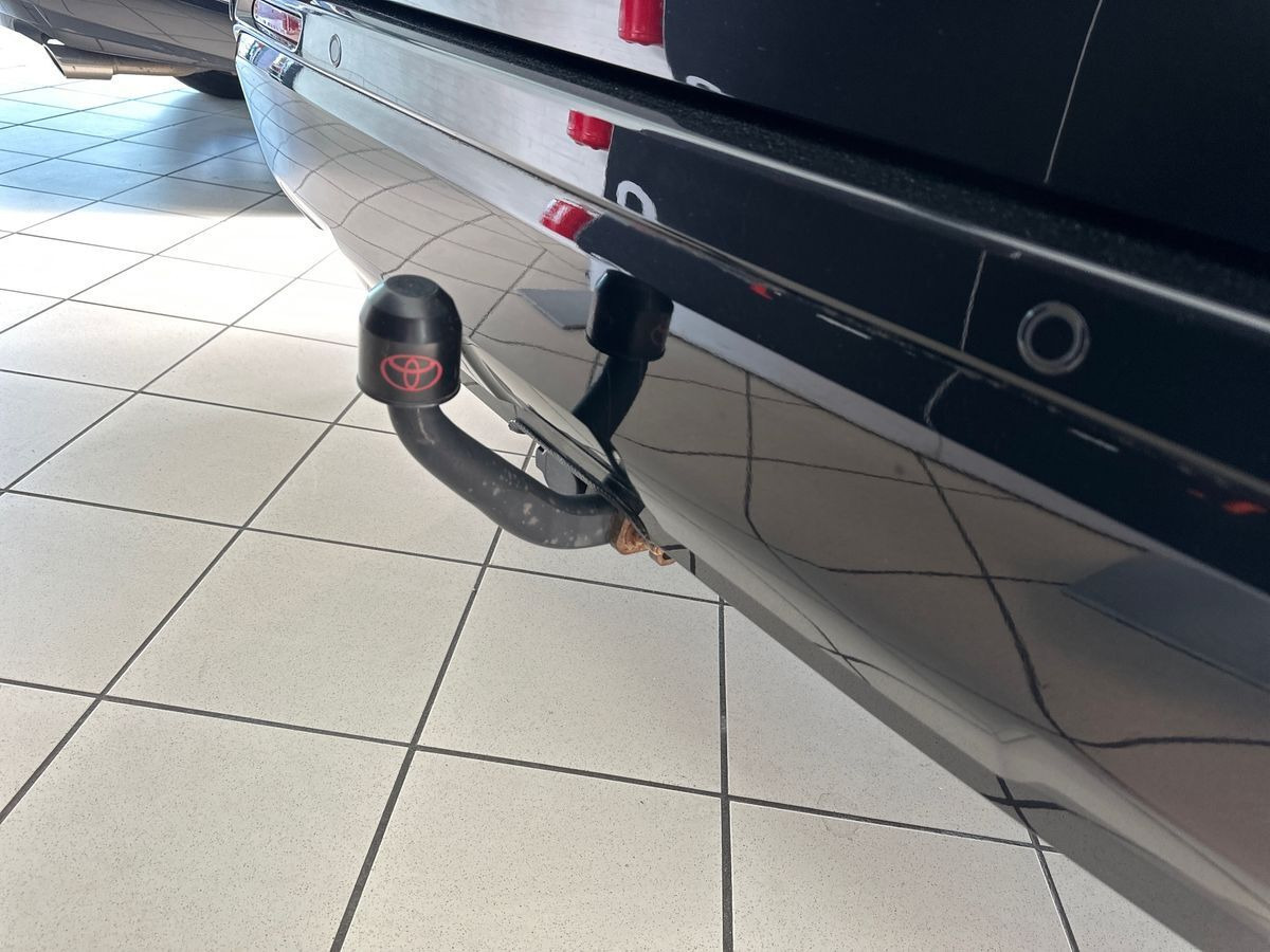 Sort Toyota RAV4 Plug-in fra 2020