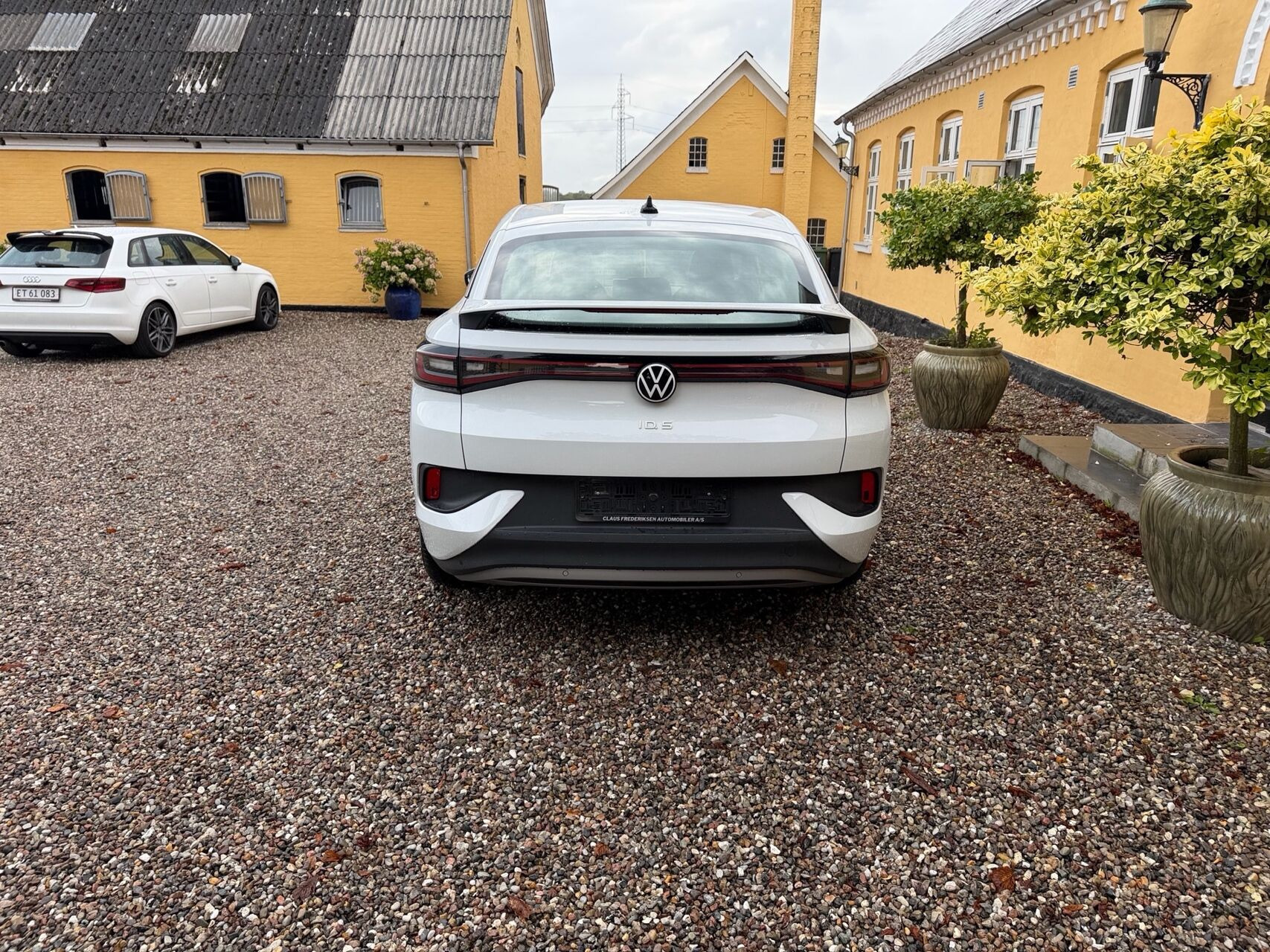 Hvid VW ID.5 fra 2025