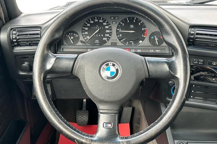 undefined BMW 318i fra 1993