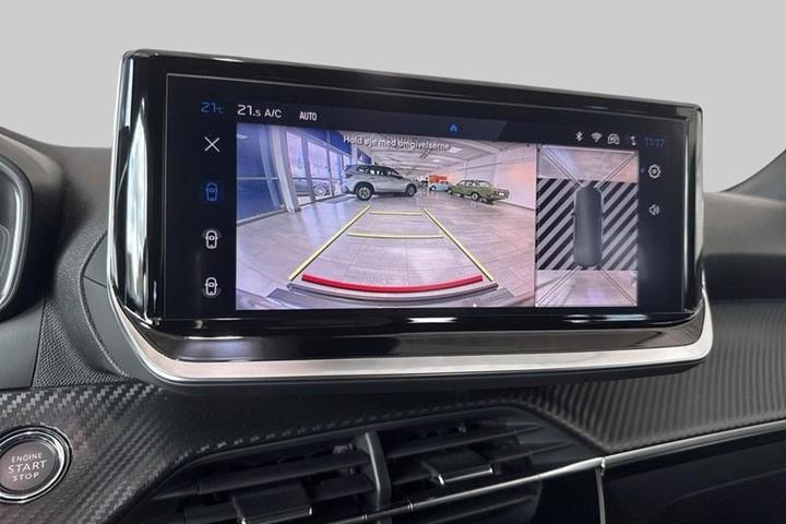 Grå Peugeot e-2008 fra 2025