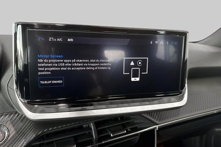 Grå Peugeot e-2008 fra 2025