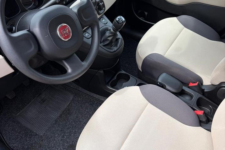 Grøn Fiat Panda fra 2013
