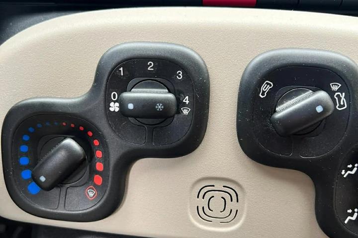 Grøn Fiat Panda fra 2012