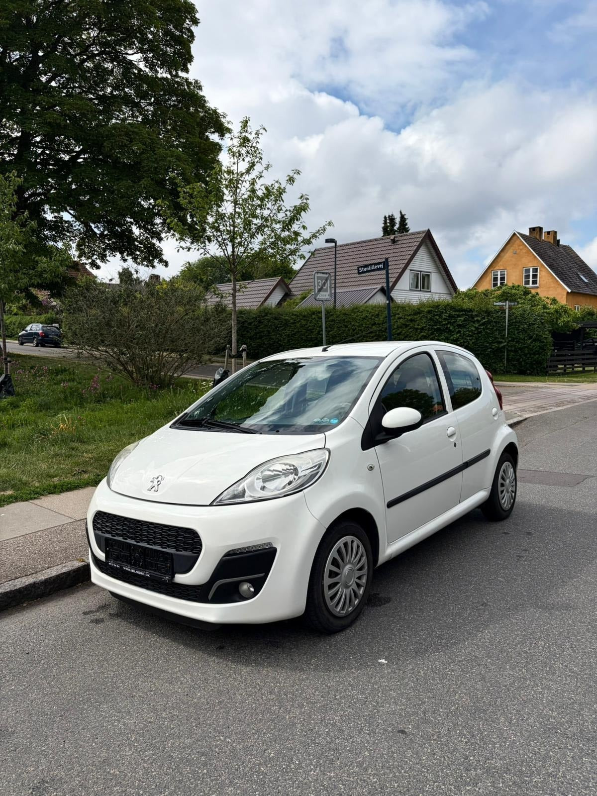 Grøn Peugeot 107 fra 2013