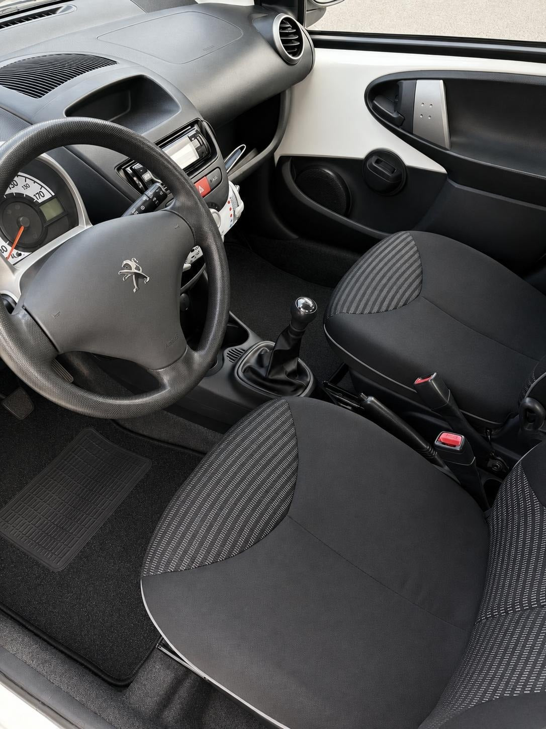 Grøn Peugeot 107 fra 2013