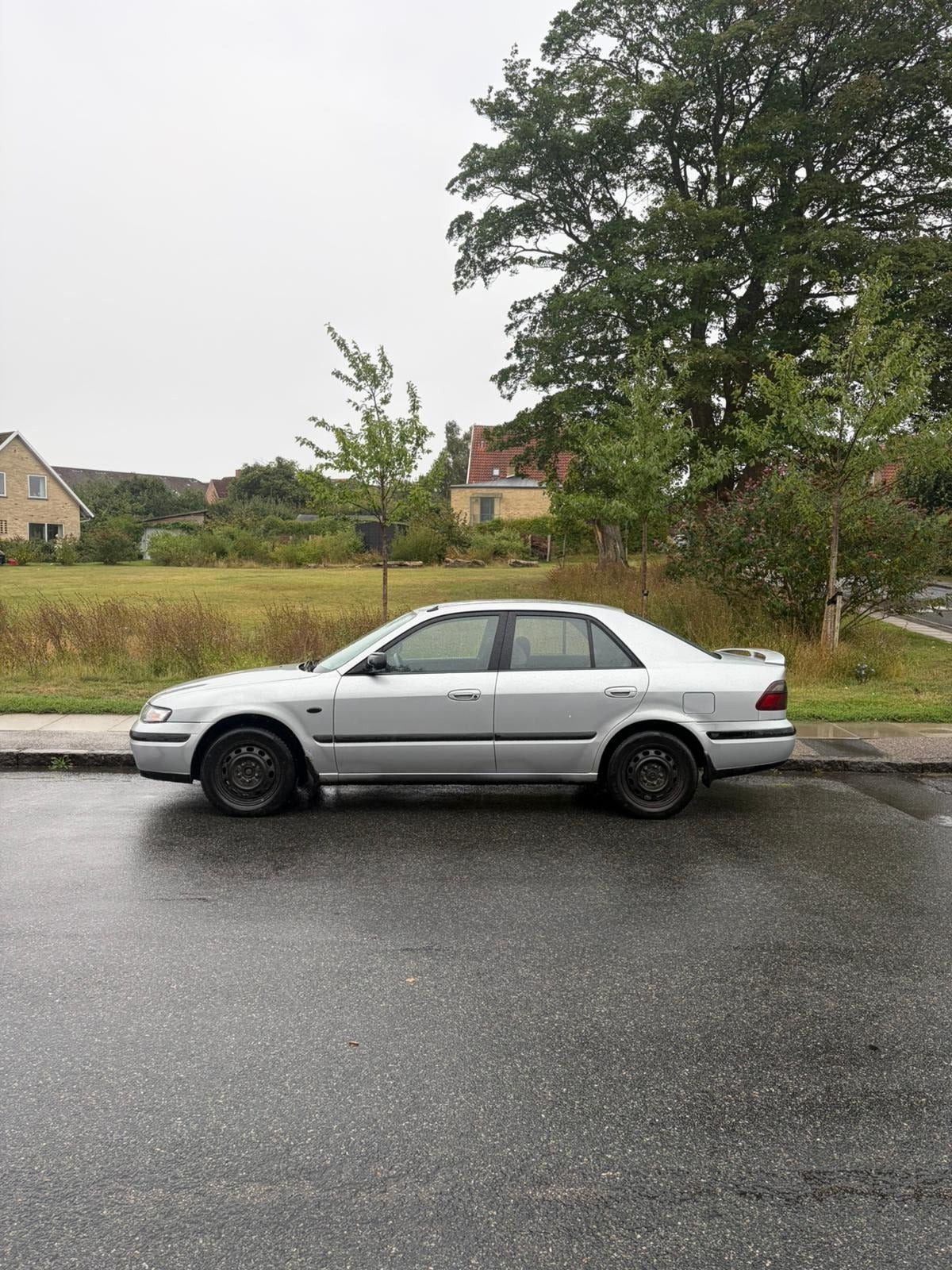 undefined Mazda 626 fra 1998