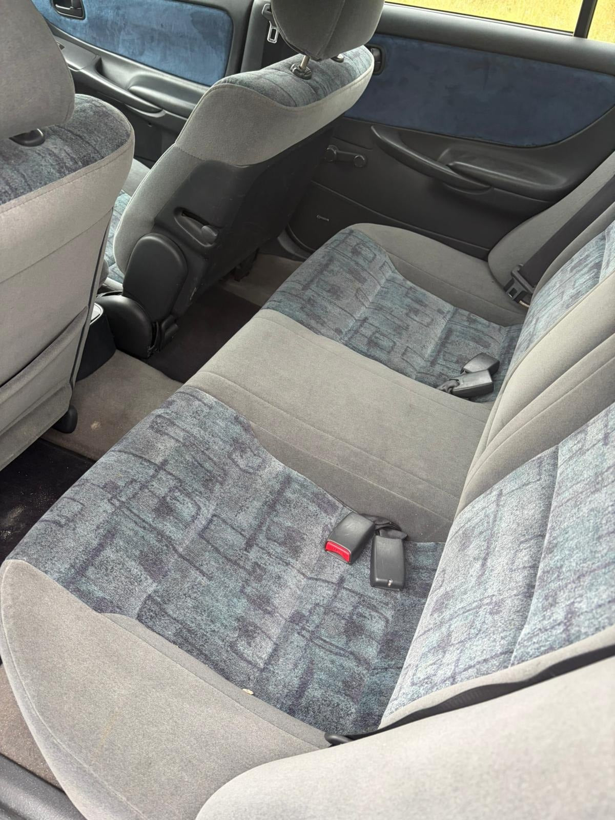 undefined Mazda 626 fra 1998
