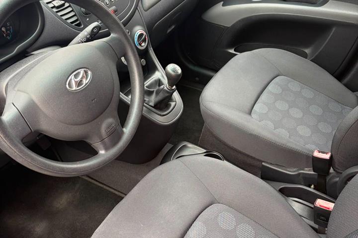 Grøn Hyundai i10 fra 2010