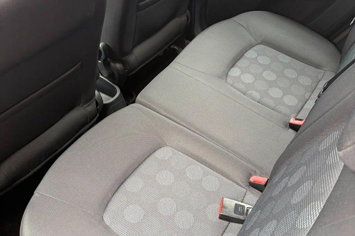 Grøn Hyundai i10 fra 2010