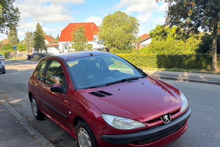Grøn Peugeot 206 fra 2002
