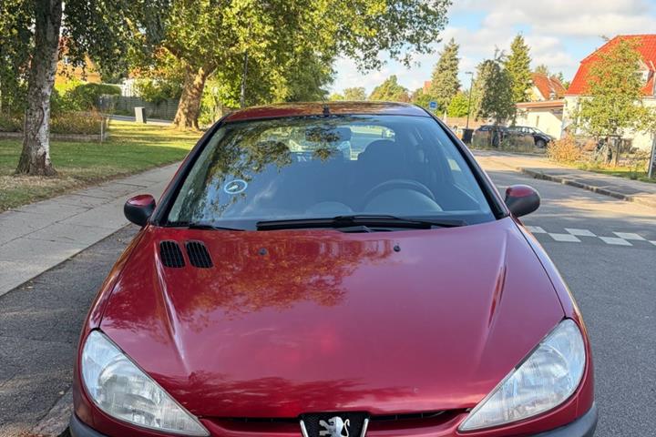 Grøn Peugeot 206 fra 2002