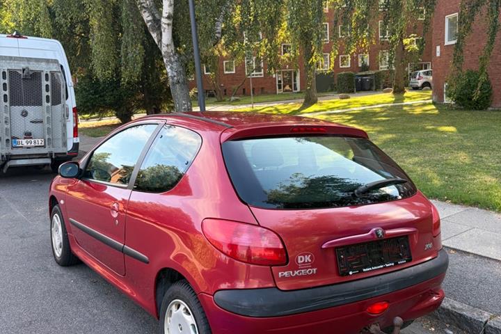 Grøn Peugeot 206 fra 2002