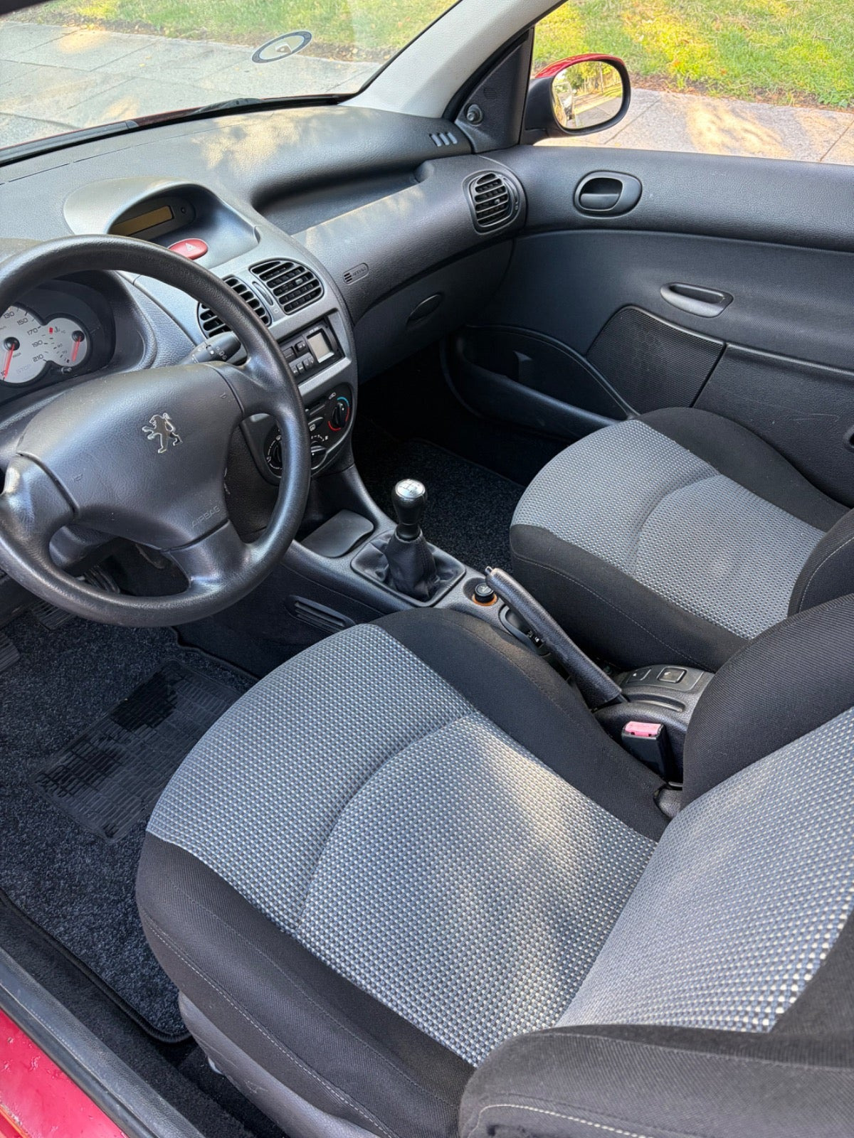 Grøn Peugeot 206 fra 2002