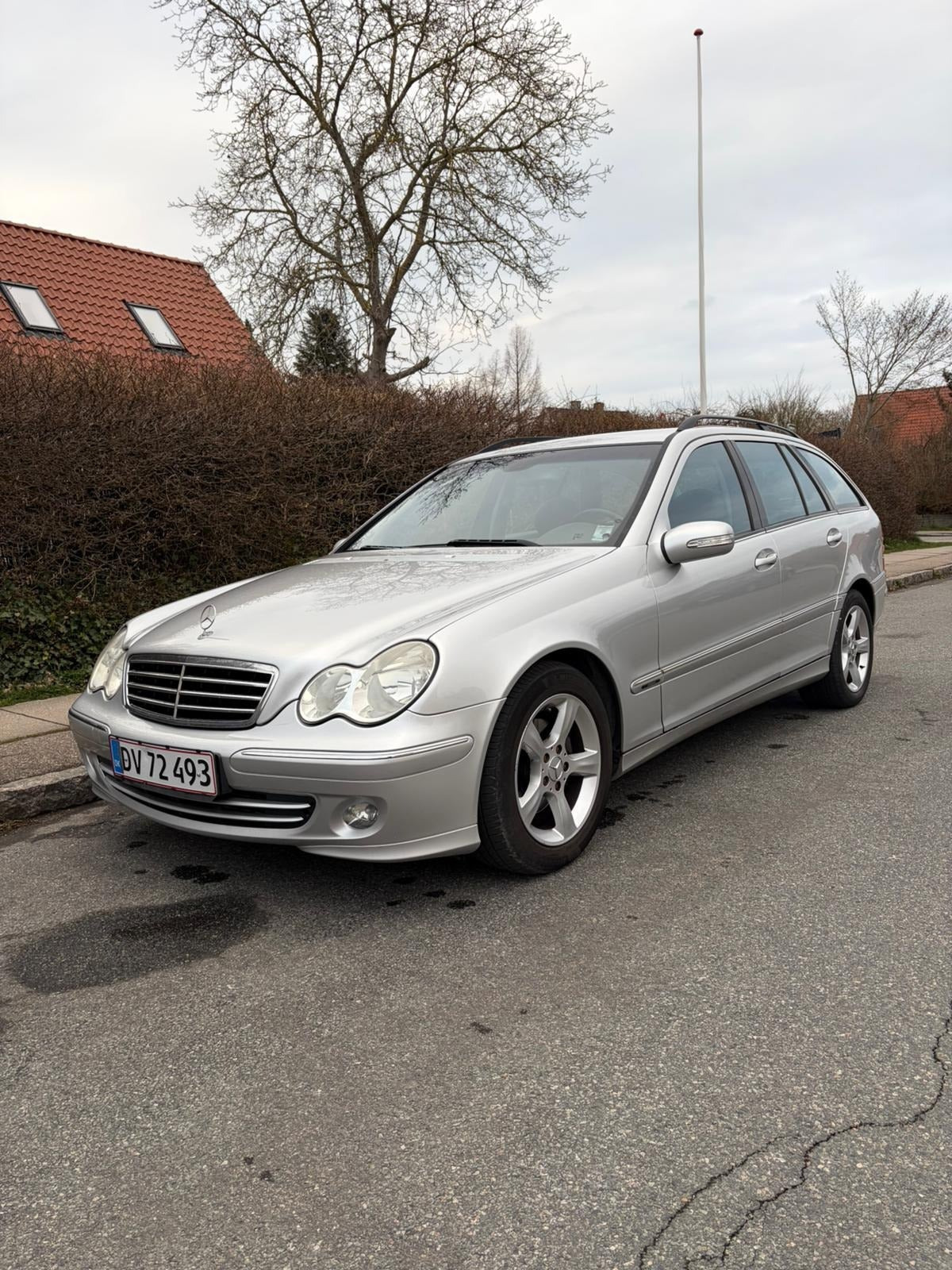 Grøn Mercedes C180 fra 2005