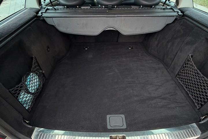 Grøn Mercedes C180 fra 2005