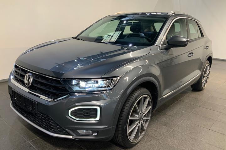 Grå VW T-Roc fra 2020 set udefra